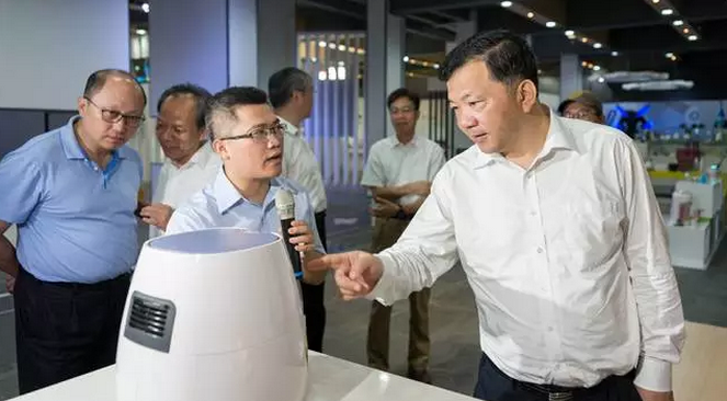 【廣東·佛山】廣東省委常委、宣傳部部長慎海雄一行考察廣東工業(yè)設(shè)計城
