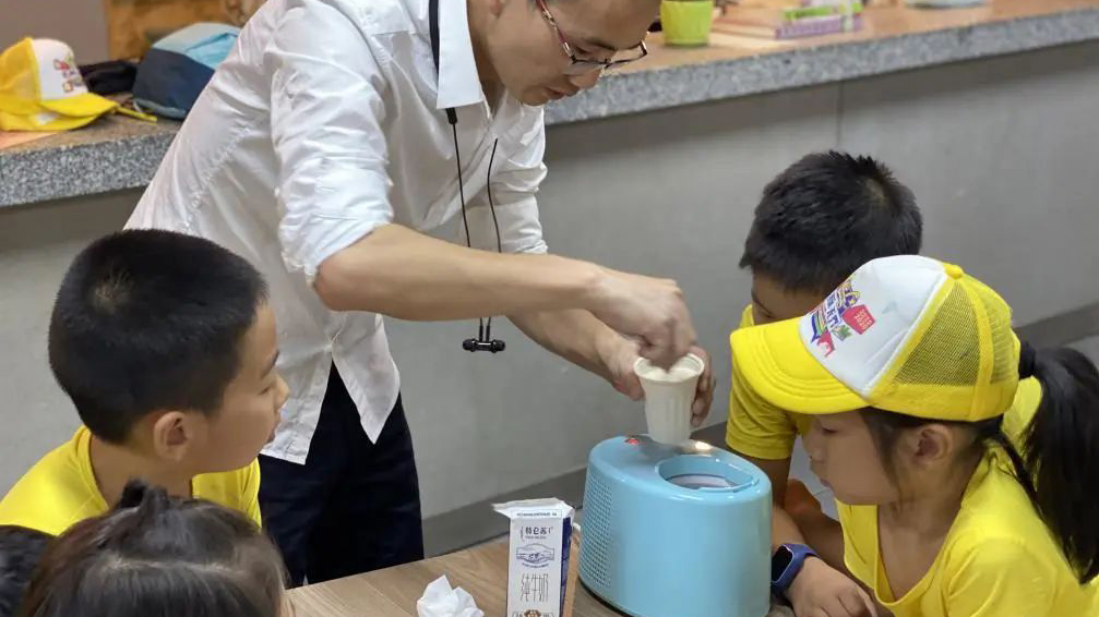 成為創(chuàng)玩無(wú)界的小設(shè)計(jì)師！“順江社區(qū)2020青少年敢創(chuàng)夏令營(yíng)”完滿結(jié)營(yíng)