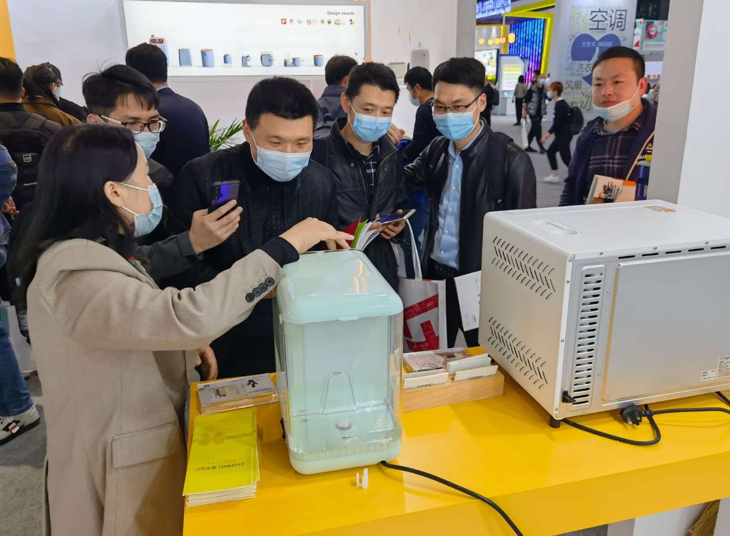 我城設(shè)計(jì)軍團(tuán)驚艷亮相2021中國家電及消費(fèi)電子博覽會(huì)