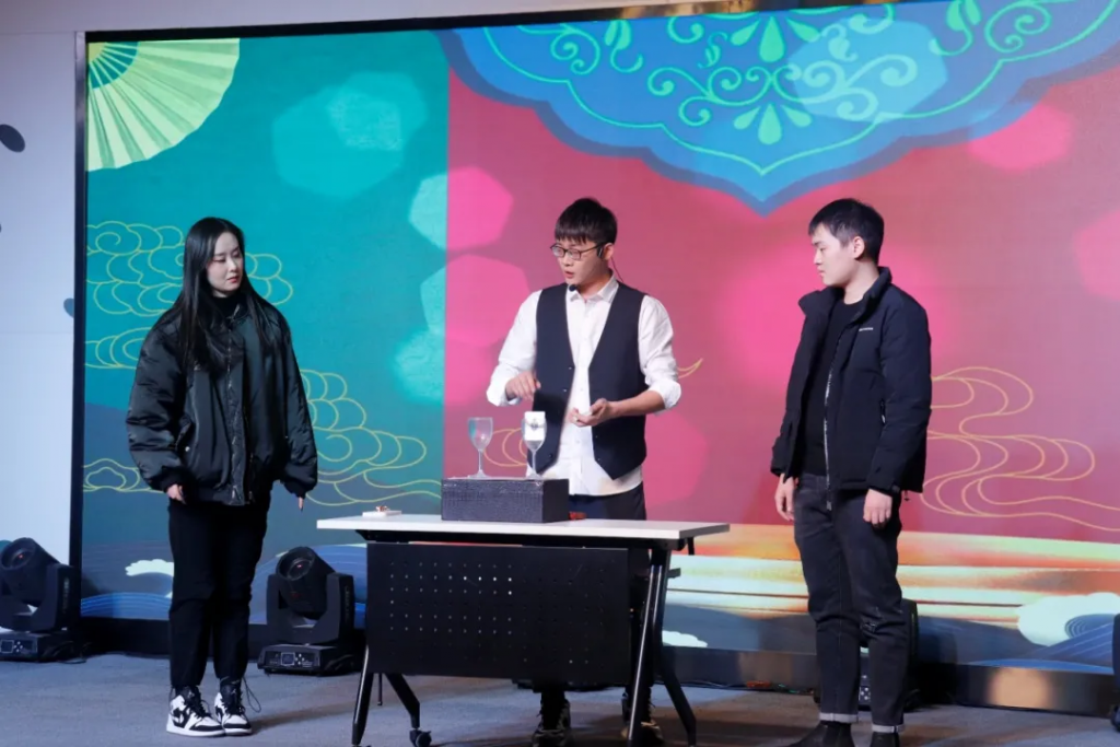 完美收官！ZIDC︱創(chuàng)動未來 逐夢同行——中原工業(yè)設計城“設計師之夜”活動精彩綻放