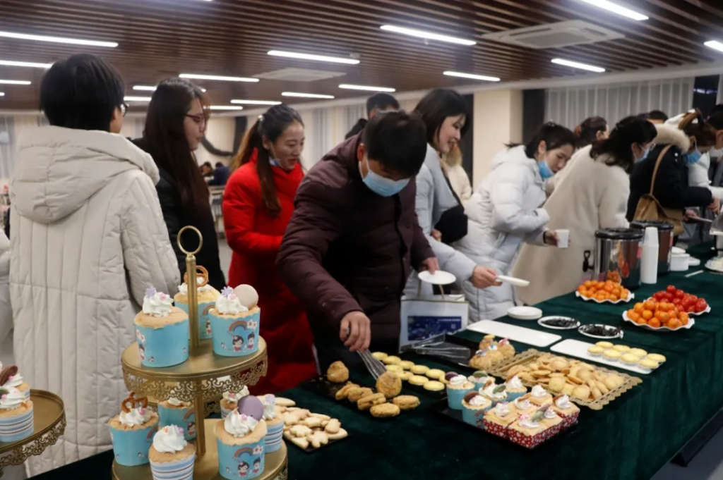 完美收官！ZIDC︱創(chuàng)動未來 逐夢同行——中原工業(yè)設計城“設計師之夜”活動精彩綻放