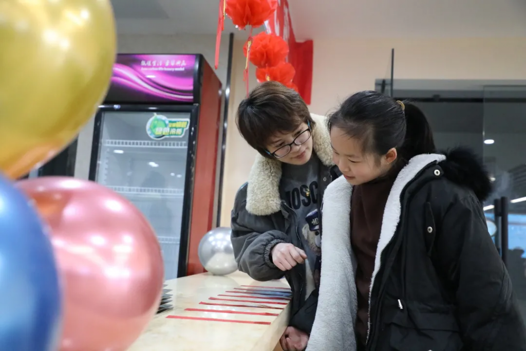 “喜樂團(tuán)圓 濃情元宵”活動扮靚園區(qū)