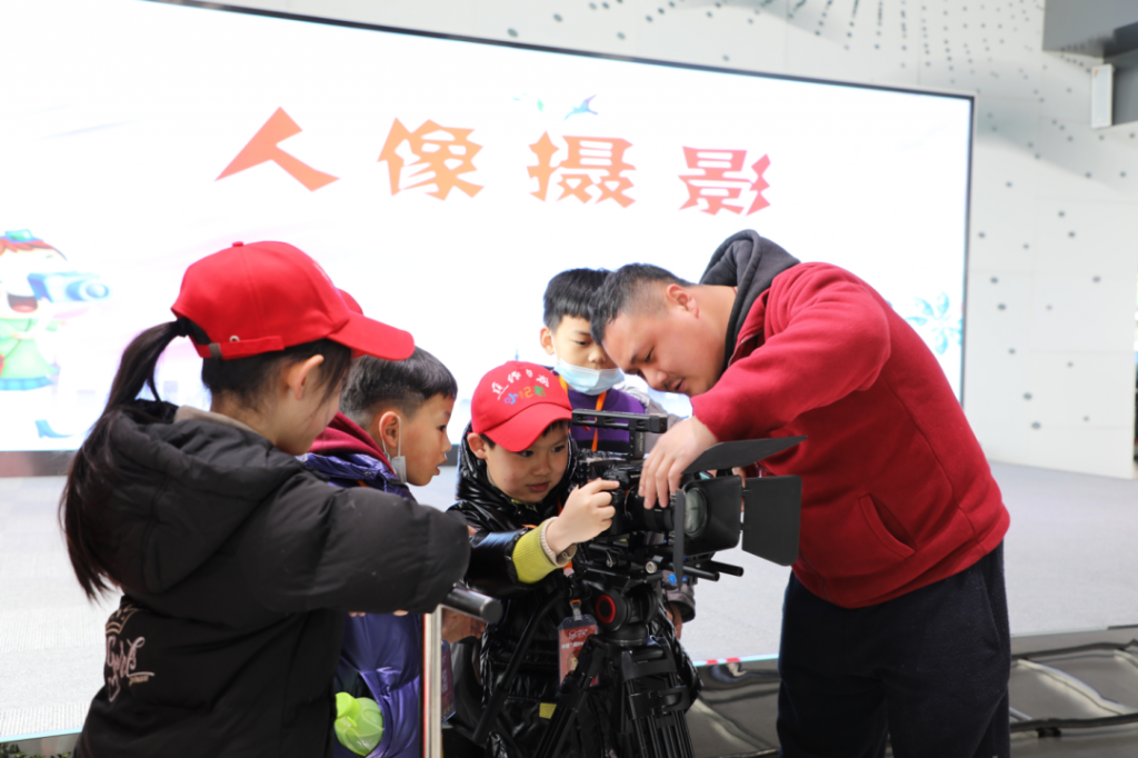 中原工業(yè)設(shè)計(jì)城舉辦小學(xué)生研學(xué)活動(dòng)：走進(jìn)設(shè)計(jì)“圈”，感受設(shè)計(jì)奧妙