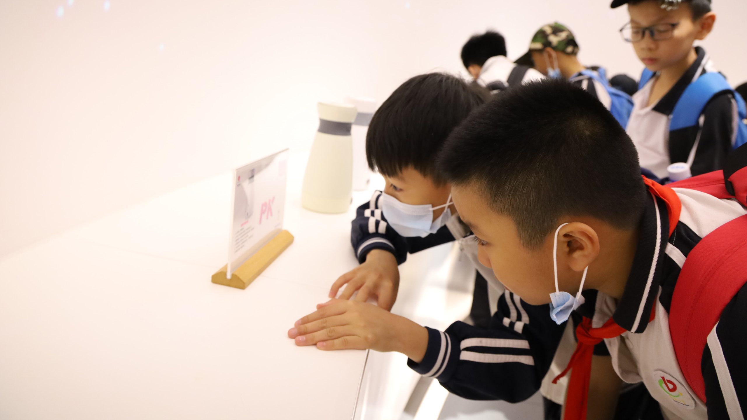 00名小學(xué)生“沸騰”了，在我城來一場創(chuàng)意紛呈的工業(yè)研學(xué)之旅"