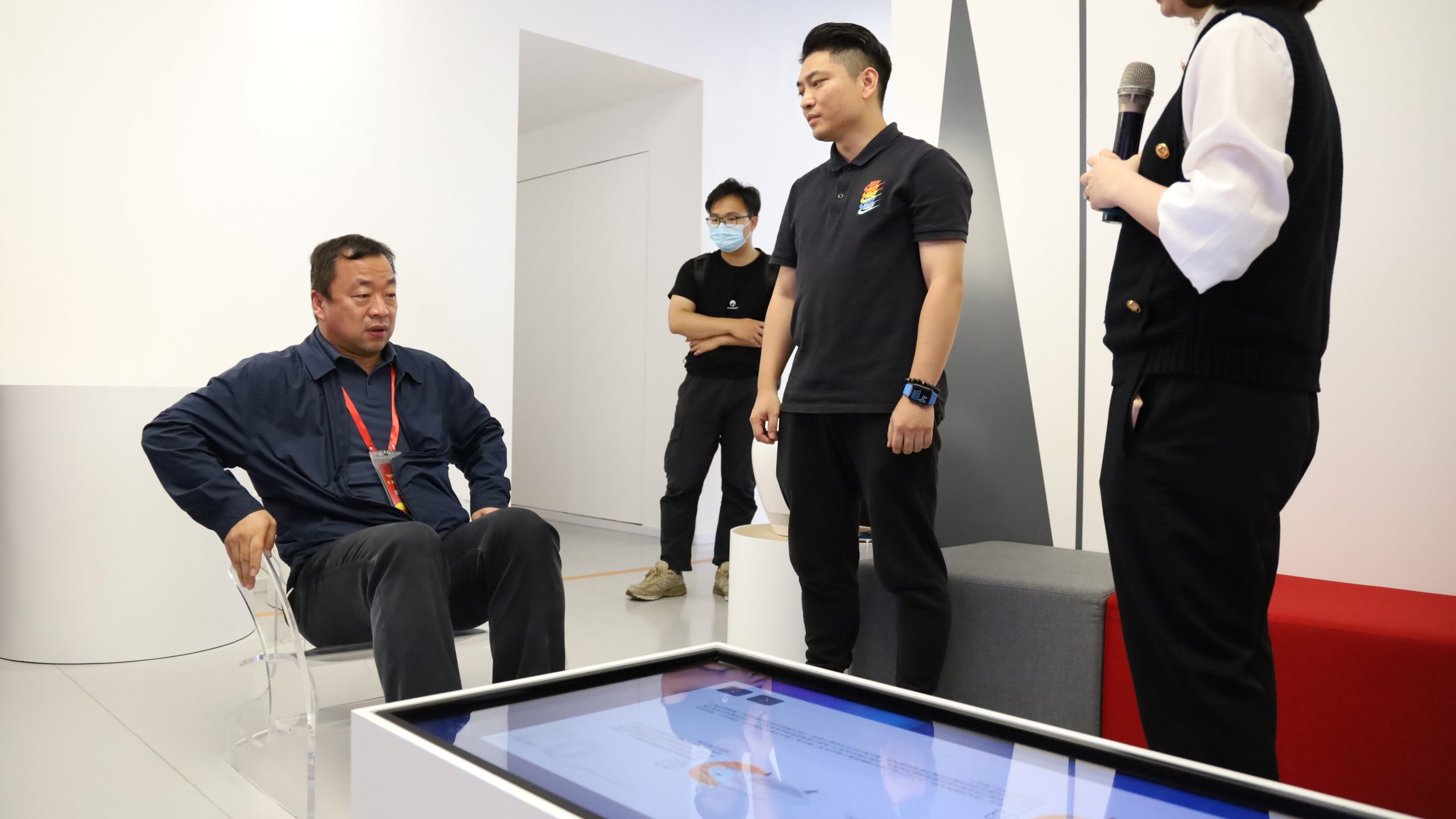 百家媒體看設計 | “大灣區(qū) 大未來”主題宣傳活動走進設計城