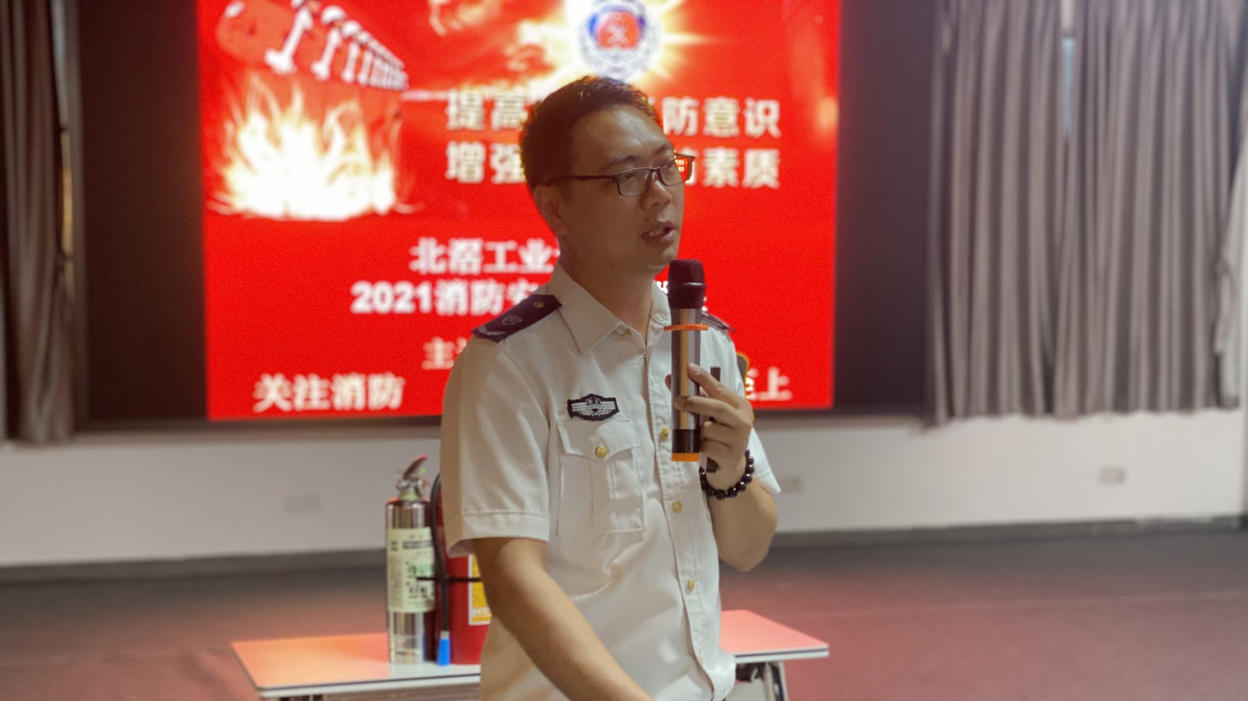 消防常演練、安全記心中，筑牢園區(qū)消防安全防線