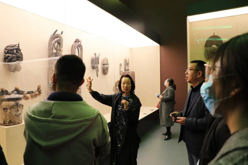 中原工業(yè)設(shè)計城—“前行者輕創(chuàng)匯”沙龍活動走進國家級工業(yè)設(shè)計中心