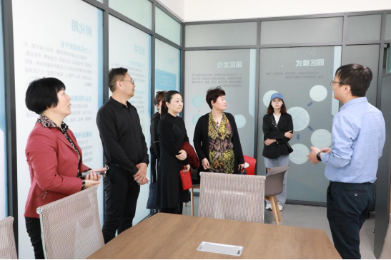 焦作市新的社會階層人士聯(lián)誼會實(shí)踐創(chuàng)新基地觀摩活動在中原工業(yè)設(shè)計(jì)城舉辦