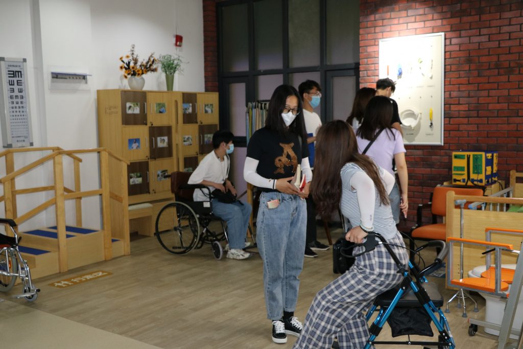 【察研觀設(shè)】山東建筑大學(xué)師生前來濟(jì)南國際創(chuàng)新設(shè)計產(chǎn)業(yè)園研學(xué)考察