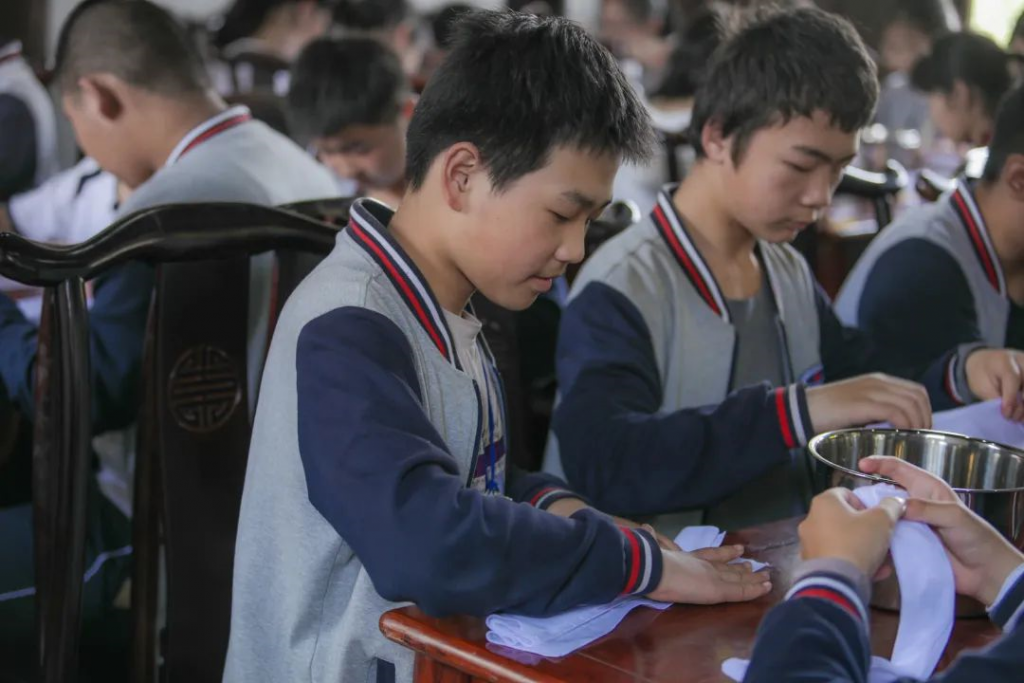 坎墩中學(xué)：科技擁抱自然，自然創(chuàng)造文化