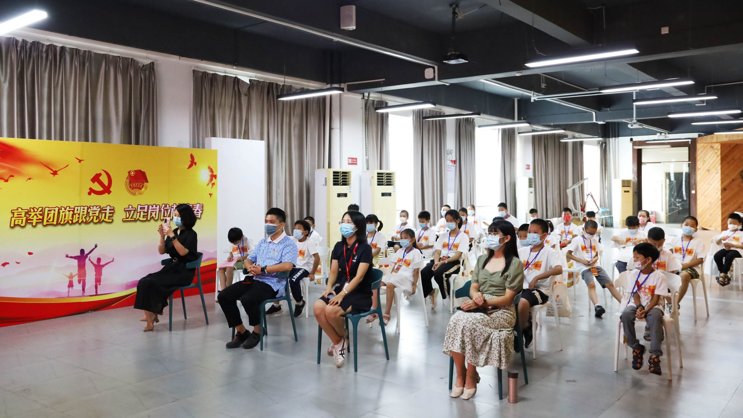 國潮崛起！這群05后小小設(shè)計師的快閃學(xué)堂正式開營