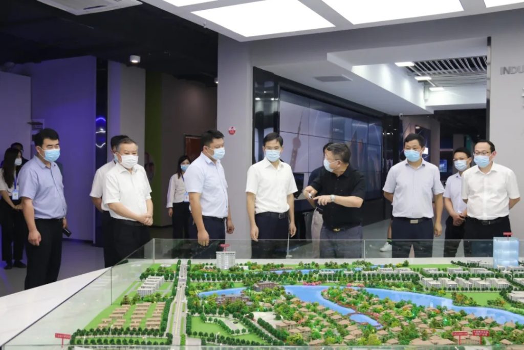 江西省副省長(zhǎng)陳小平一行調(diào)研江西工業(yè)設(shè)計(jì)小鎮(zhèn)，他指出......