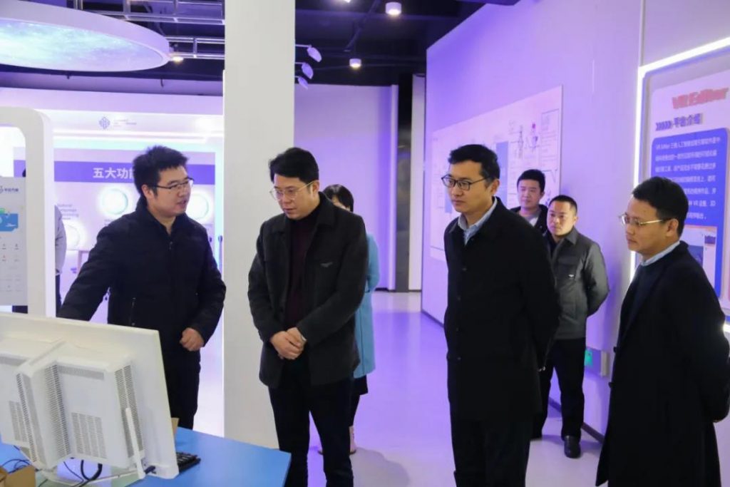 宜春市委組織部部務(wù)委員楊文先一行調(diào)研中部教裝城，他稱贊道……