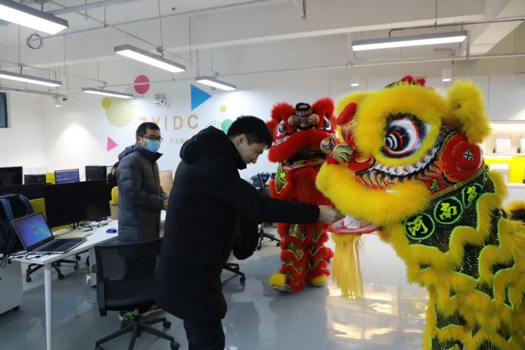 開工大吉 | 舞獅歡慶開門紅，中原工業(yè)設(shè)計(jì)城虎年再出發(fā)!