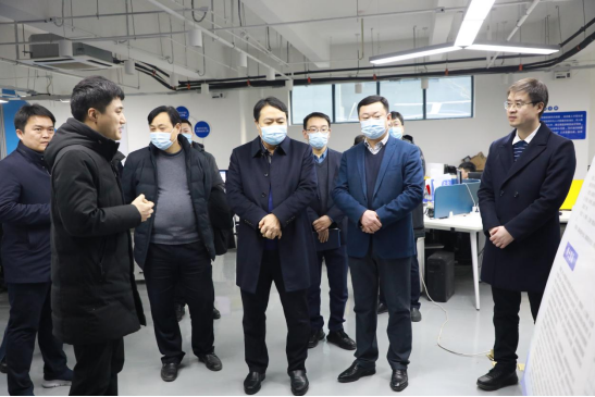 河南省科學(xué)院副院長(zhǎng)高正龍一行到訪設(shè)計(jì)城參觀指導(dǎo)