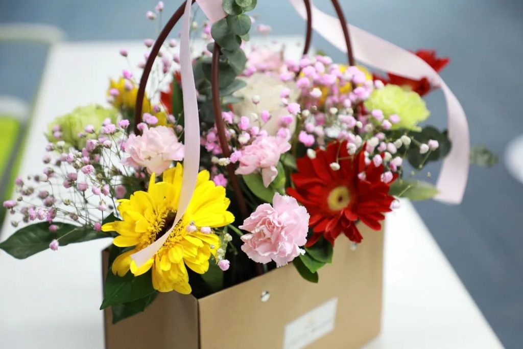 剪去浮華 | 中原工業(yè)設(shè)計(jì)城成功舉辦“以花之名·贈爾余香”花藝沙龍活動