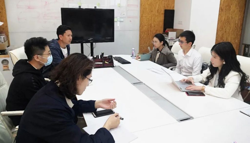 資深法律顧問團(tuán)隊走進(jìn)設(shè)計城，為企業(yè)高質(zhì)量發(fā)展保駕護(hù)航！