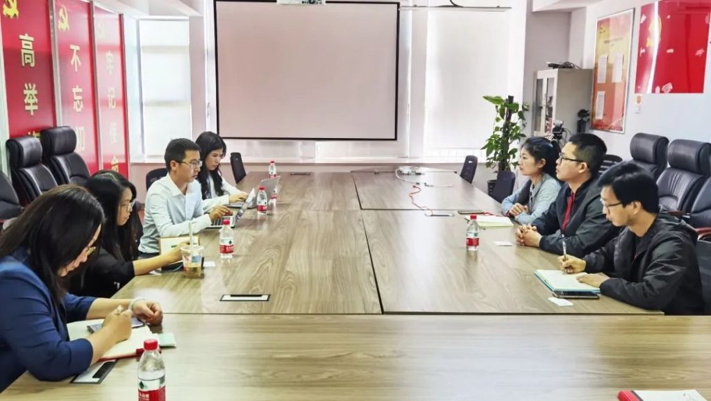 資深法律顧問團(tuán)隊走進(jìn)設(shè)計城，為企業(yè)高質(zhì)量發(fā)展保駕護(hù)航！