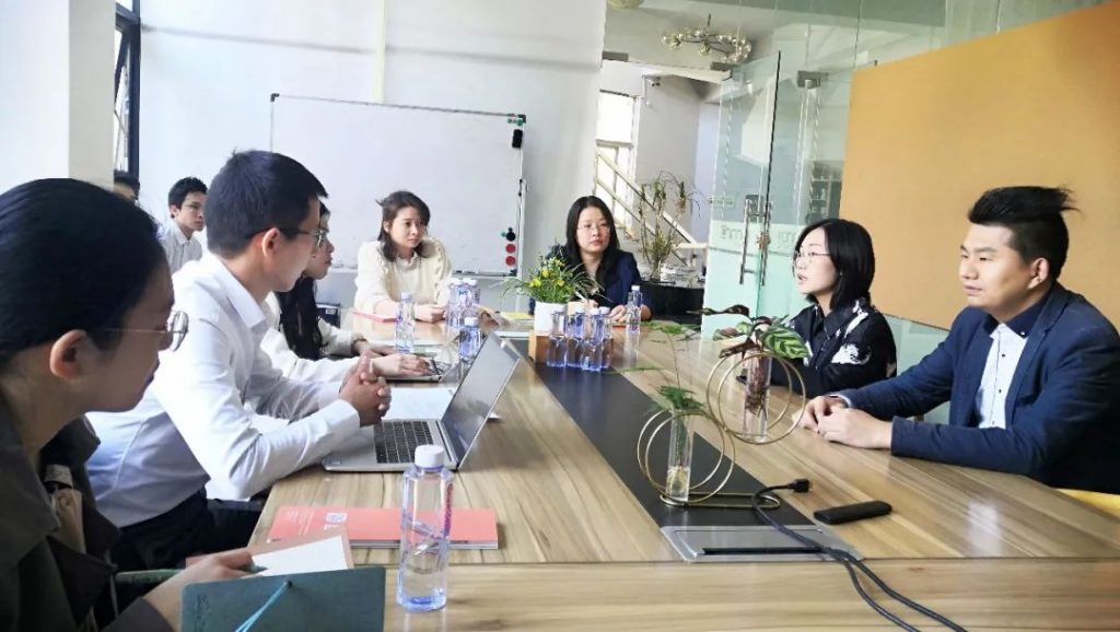 資深法律顧問團(tuán)隊走進(jìn)設(shè)計城，為企業(yè)高質(zhì)量發(fā)展保駕護(hù)航！