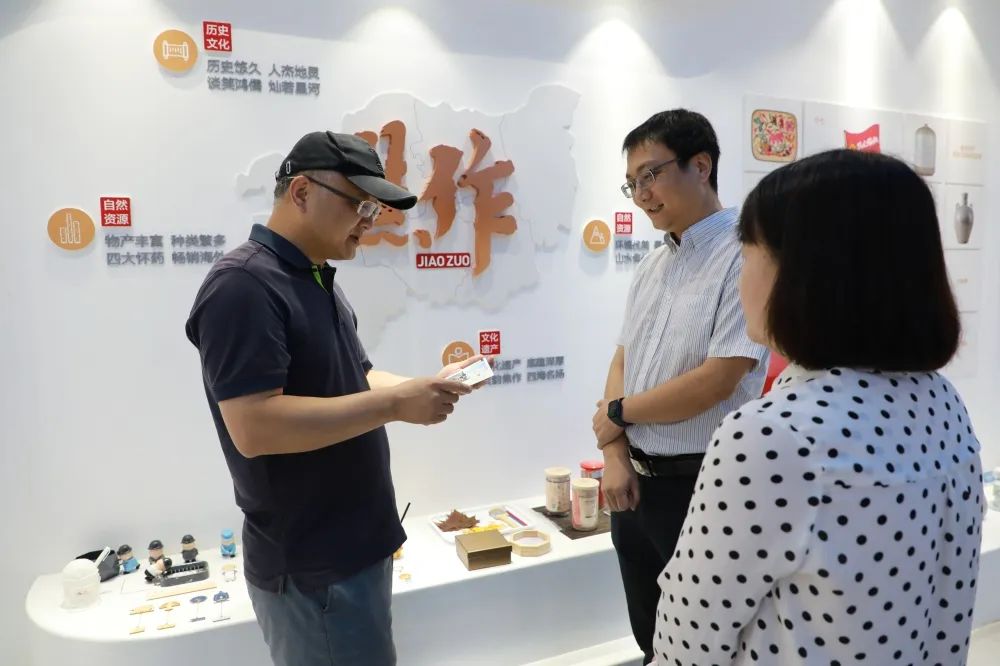焦作市文化廣電和旅游局副局長李建陽一行蒞臨設(shè)計城參觀調(diào)研