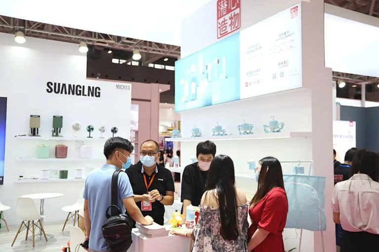 設(shè)計(jì)城企業(yè)亮相第三十屆深圳國(guó)際禮品展，“設(shè)計(jì)順德”閃亮登場(chǎng)
