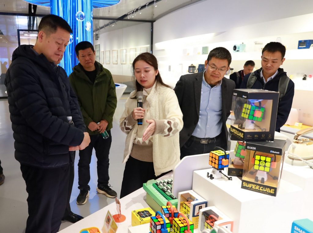 廣晟有色集團一行蒞臨設(shè)計城考察交流，共謀國企與民企協(xié)同發(fā)展
