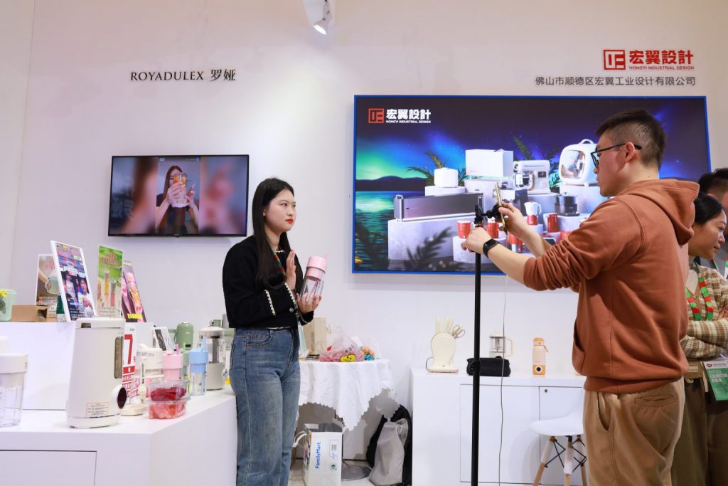 設計城企業(yè)閃耀上海AWE “設計+科技”催生新質生產力