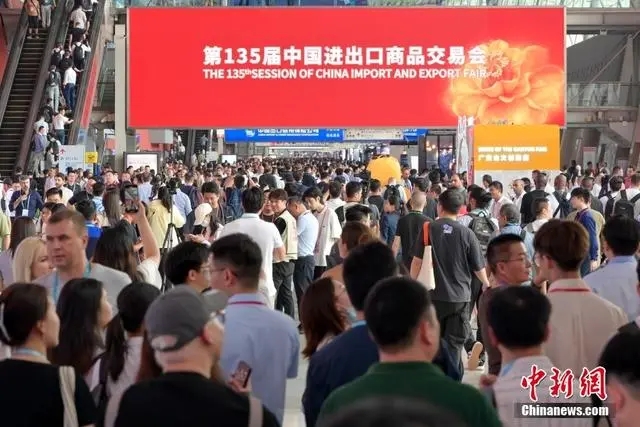 35屆廣交會(huì)開(kāi)幕首日：設(shè)計(jì)城企業(yè)強(qiáng)勢(shì)出海"
